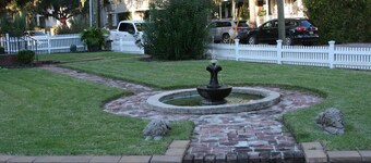 Carriage House under Live Oaks in historic Beaufort SC