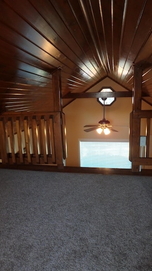 loft. This is the favorite with the kids! - Affordable Classic Cottage Charm. Sleeps 8. Internet provided. (New Buffalo)