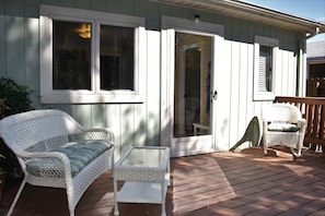 Deck with seating for 4 - Affordable Classic Cottage Charm. Sleeps 8. Internet provided. (New Buffalo)