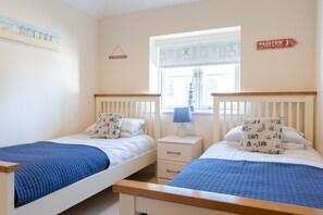 2 bedrooms, desk, iron/ironing board, free WiFi - 🌿 Welcome to Tylney Retreat – Your Breathtaking Cornish Hideaway 🌿 (Edmonton)