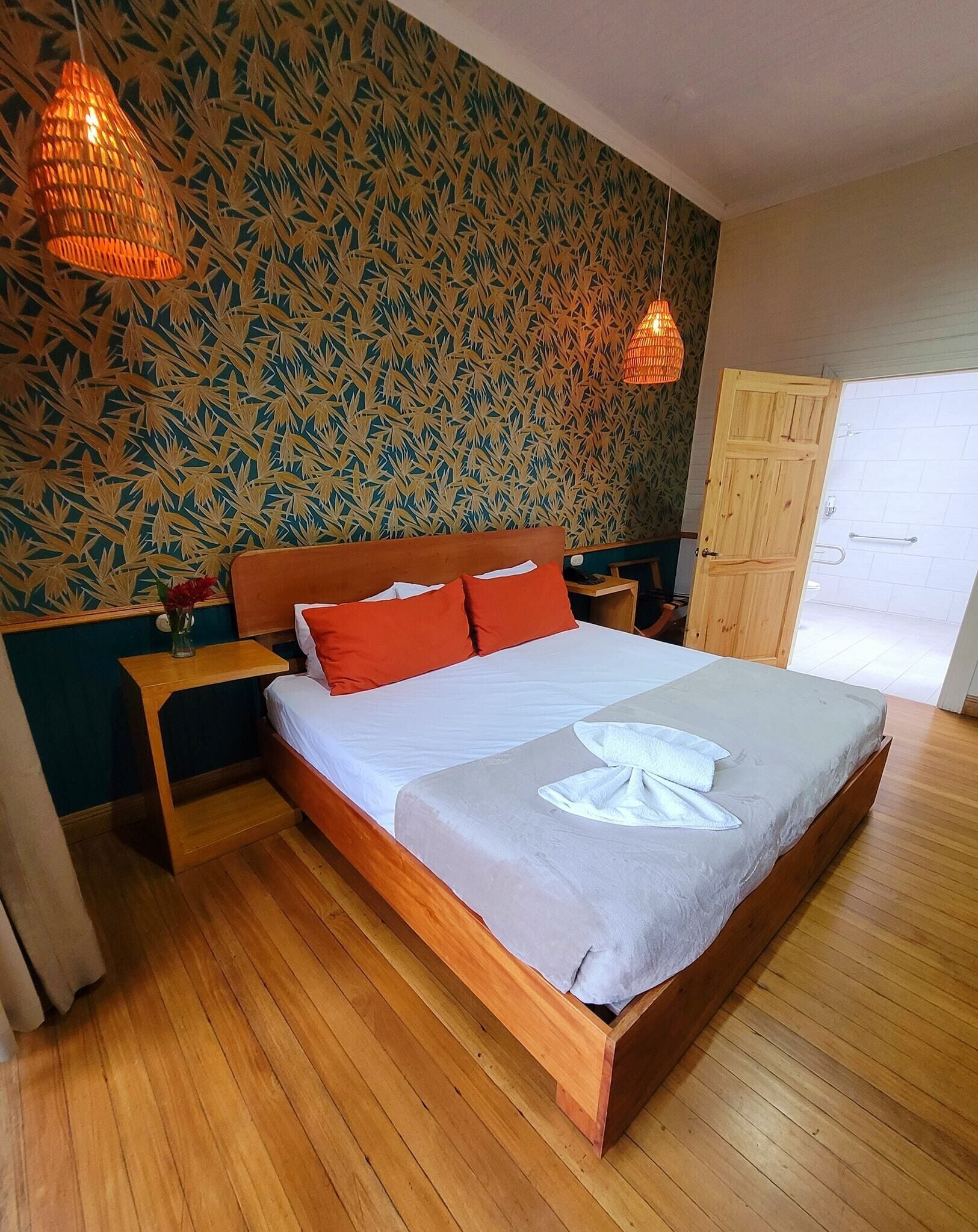 double room, 1 double bed | in-room safe, desk, iron/ironing board, free cots/infant beds