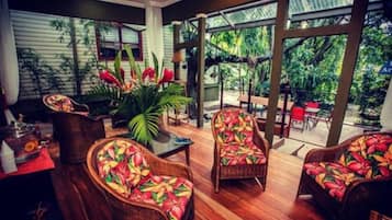 Khu tiếp khách ở sảnh