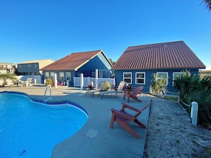 Outdoor pool - BEACH BUM COTTAGES - STEPS FROM BEACH, INGROUND POOL, PERFECT LOCATION (St George Island)