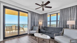 Living area - Emerald Grande🐠🐠Corner Unit ⛵️ Incredible Gulf Views⛱️Beach Serv Incl 🩴Ev Chargers (Destin)