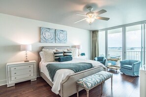 3 slaapkamers, een strijkplank/strijkijzer, gratis wifi, beddengoed