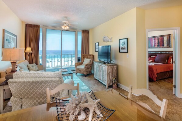 Flat-screen TV, DVD player, stereo