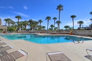 Een verwarmd zwembad