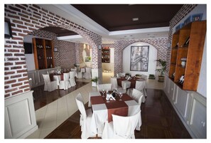 Dining - Bendita Mare (Golden Sands)