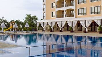 Piscina a l'aire lliure