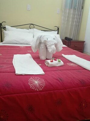 1 bedroom, desk, free WiFi