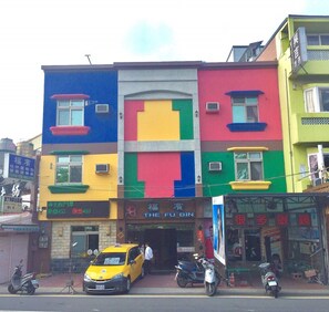 Front of property - Fubin Hostel (Hengchun)