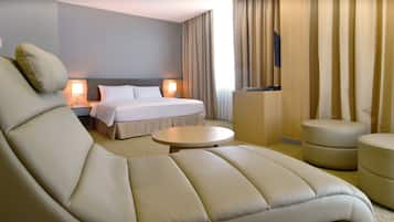 Suite junior | 1 habitación, caja de seguridad en la habitación y escritorio