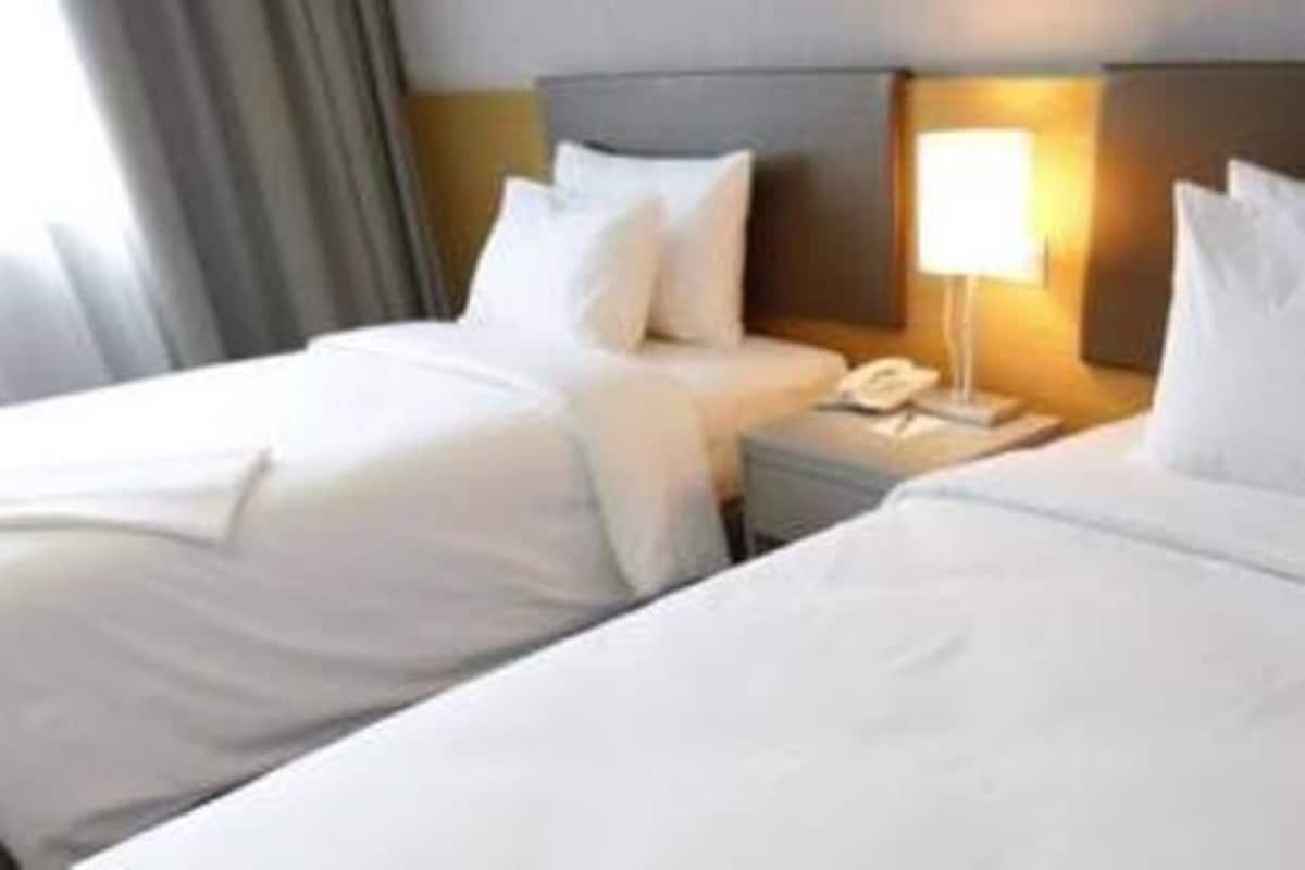 1 bedroom, in-room safe, desk, iron/ironing board