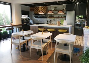 Desayuno continental incluido todos los días 