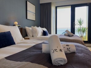 Minibar, sistema de insonorización y camas plegables/adicionales 