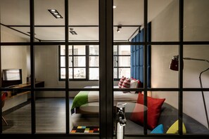 Premium bedding, free minibar, free WiFi, bed sheets - Chez Poky (Tainan)
