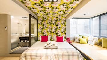 Premium bedding, free minibar, free WiFi, bed sheets