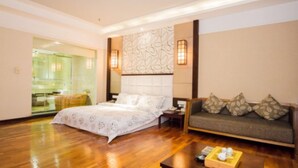 Superior Double Room | Desk, blackout drapes, iron/ironing board (on request) - Behito Hotel Weijing (Guangzhou)