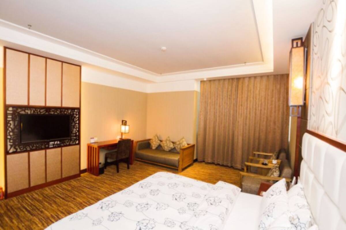 Standard Double Room | Desk, blackout drapes, iron/ironing board (on request)