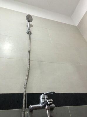 Buồng tắm vòi sen
