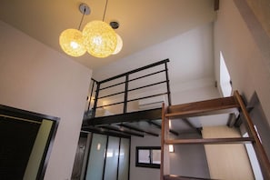 패밀리룸 (6 People) | 책상, 간이 침대, 무료 WiFi, 침대 시트