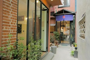 Exterior detail - Red House & Old Lane (Tainan)