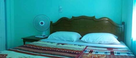 Skrivebord og wi-fi (inkludert)