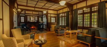 ยาร์รังโกบิลลี่ เคฟส์เฮาส์