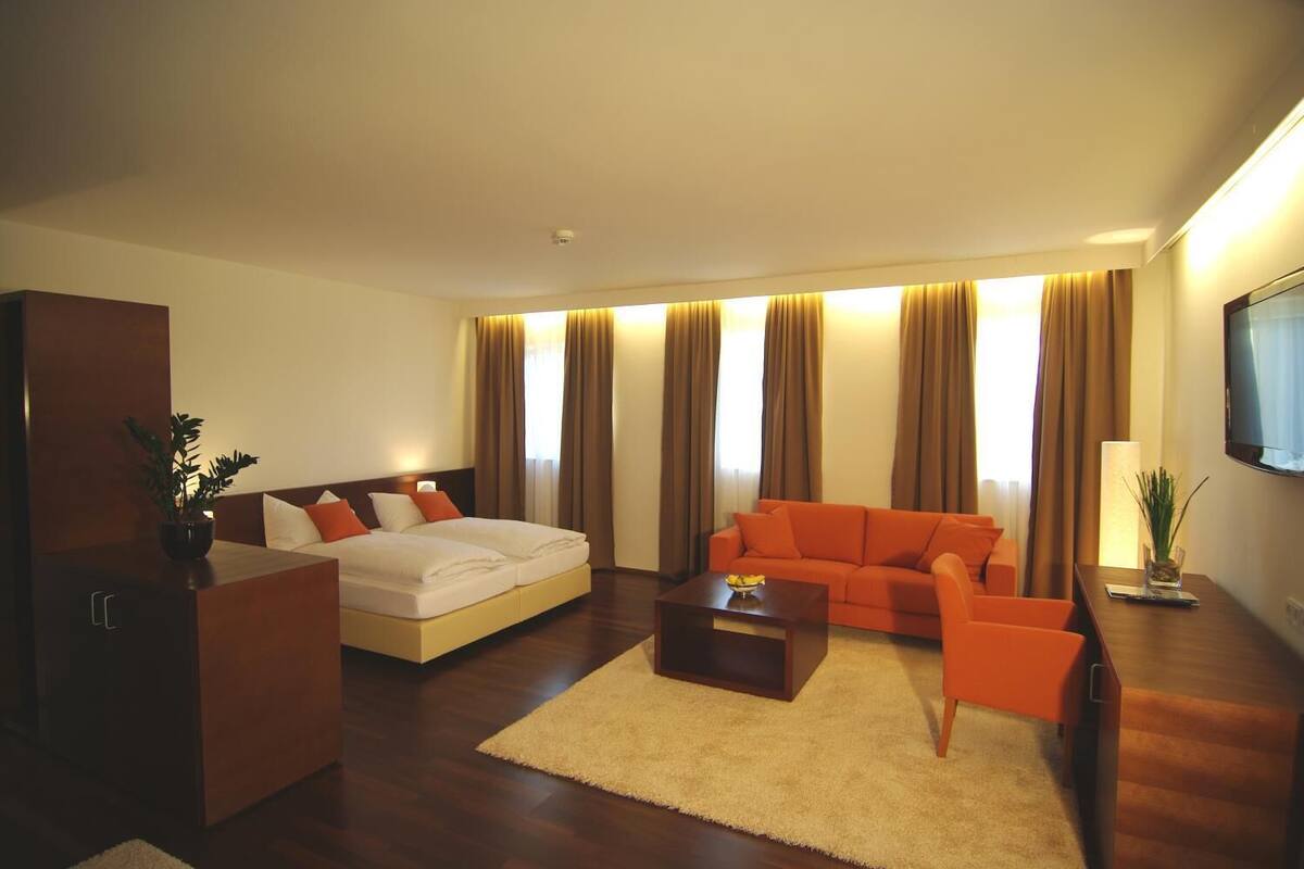 premium bedding, minibar, in-room safe, desk