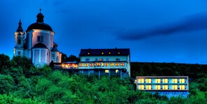Front of property – evening/night - Hotel & Restaurant Christkindlwirt (Steyr)
