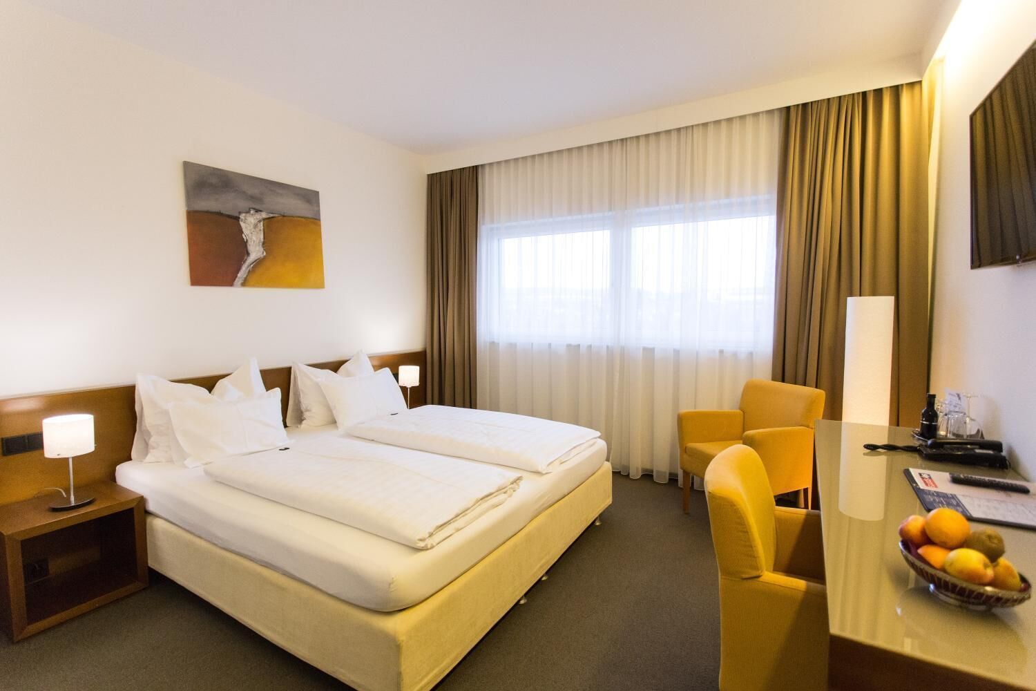 premium bedding, minibar, in-room safe, desk