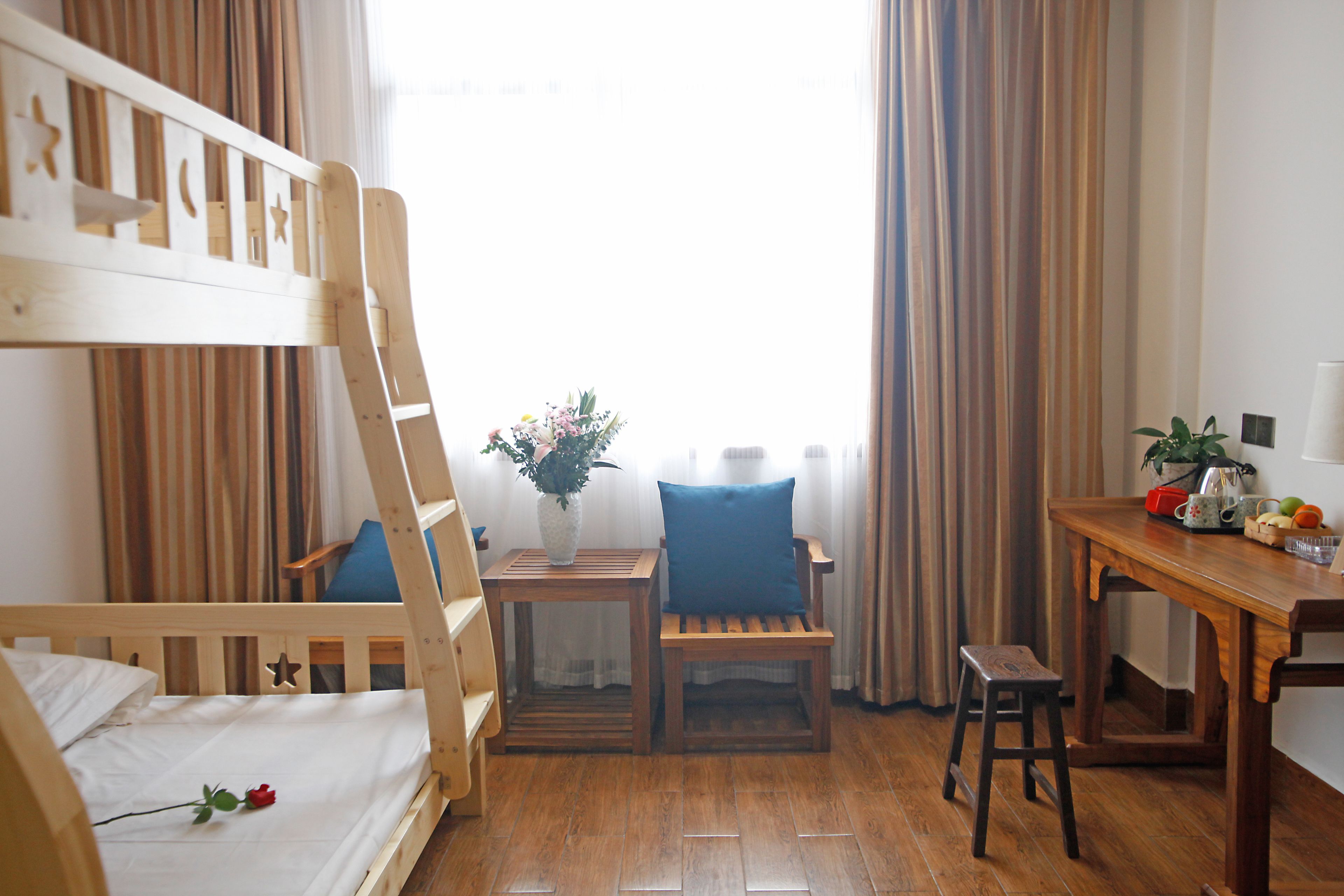 grand family room | 1 bedroom, premium bedding, minibar, desk