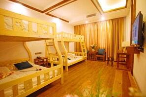 Grand Family Room | 1 bedroom, premium bedding, minibar, desk