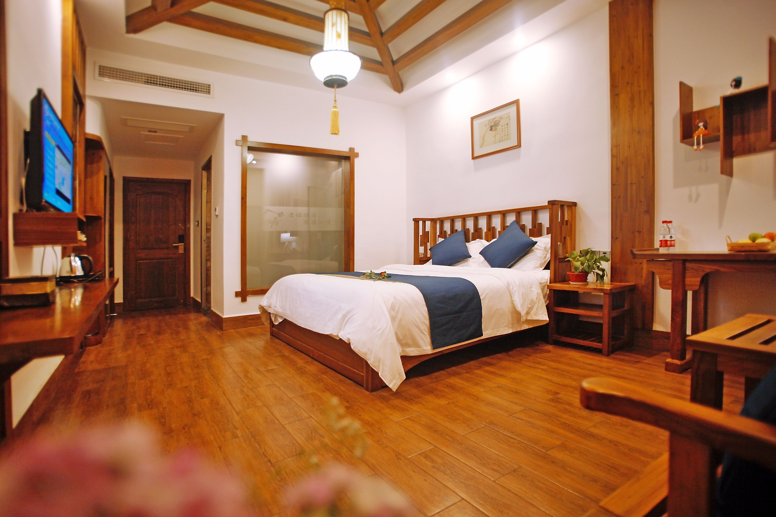 double room, balcony | 1 bedroom, premium bedding, minibar, desk