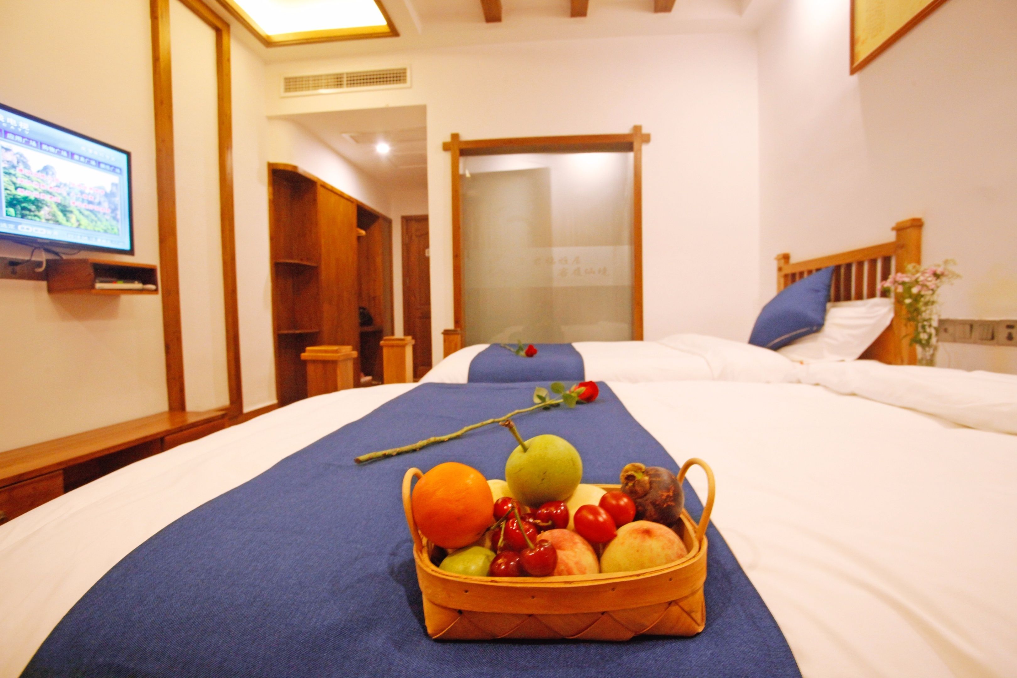 standard twin room | 1 bedroom, premium bedding, minibar, desk