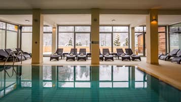 Indendørs pool
