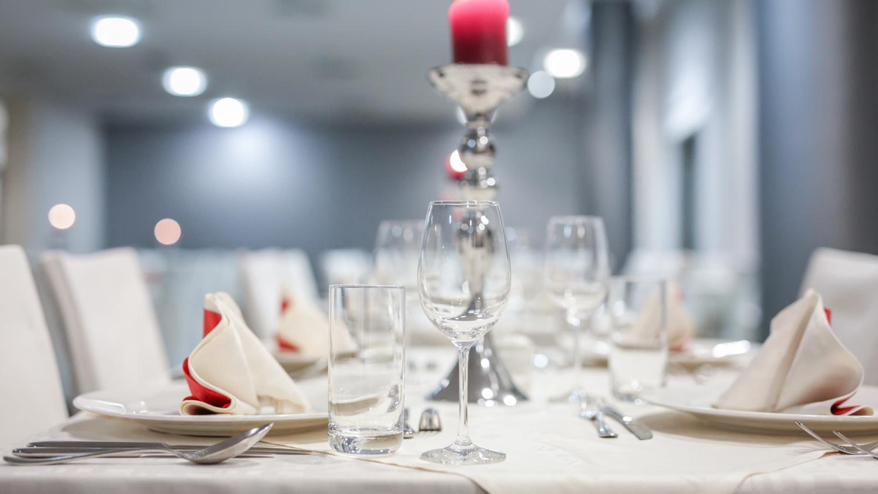 breakfast, lunch and dinner served