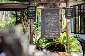 Der serveres morgenmad, frokost og aftensmad
