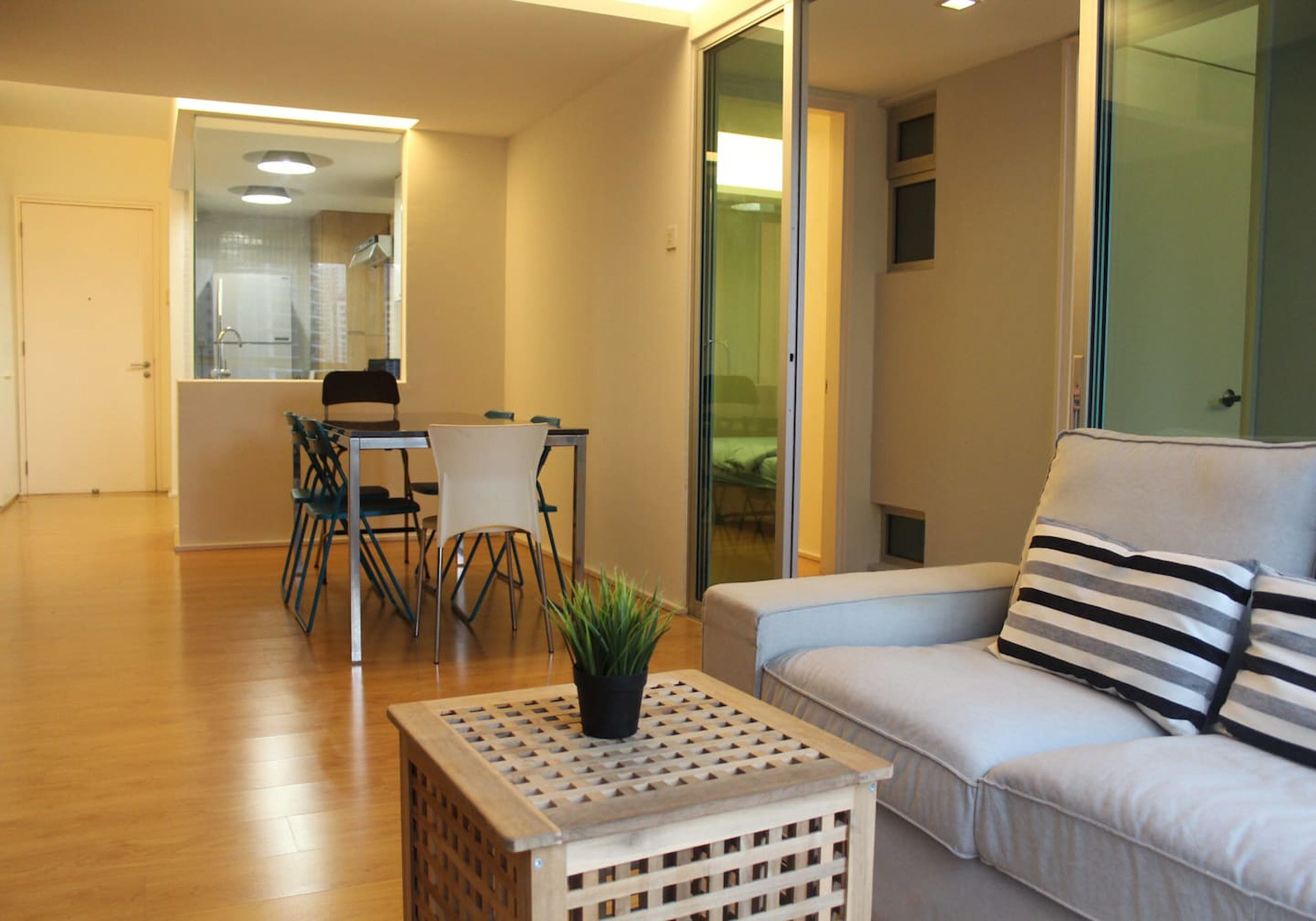 Apartemen, 2 kamar tidur | Ruang keluarga | TV layar datar