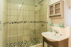Apartment, 1 Bedroom, Courtyard View | Bathroom - Piazza Suite (Cape Town)