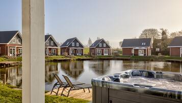 Watervilla Deluxe Wellness 8 pers. | Terrace/patio