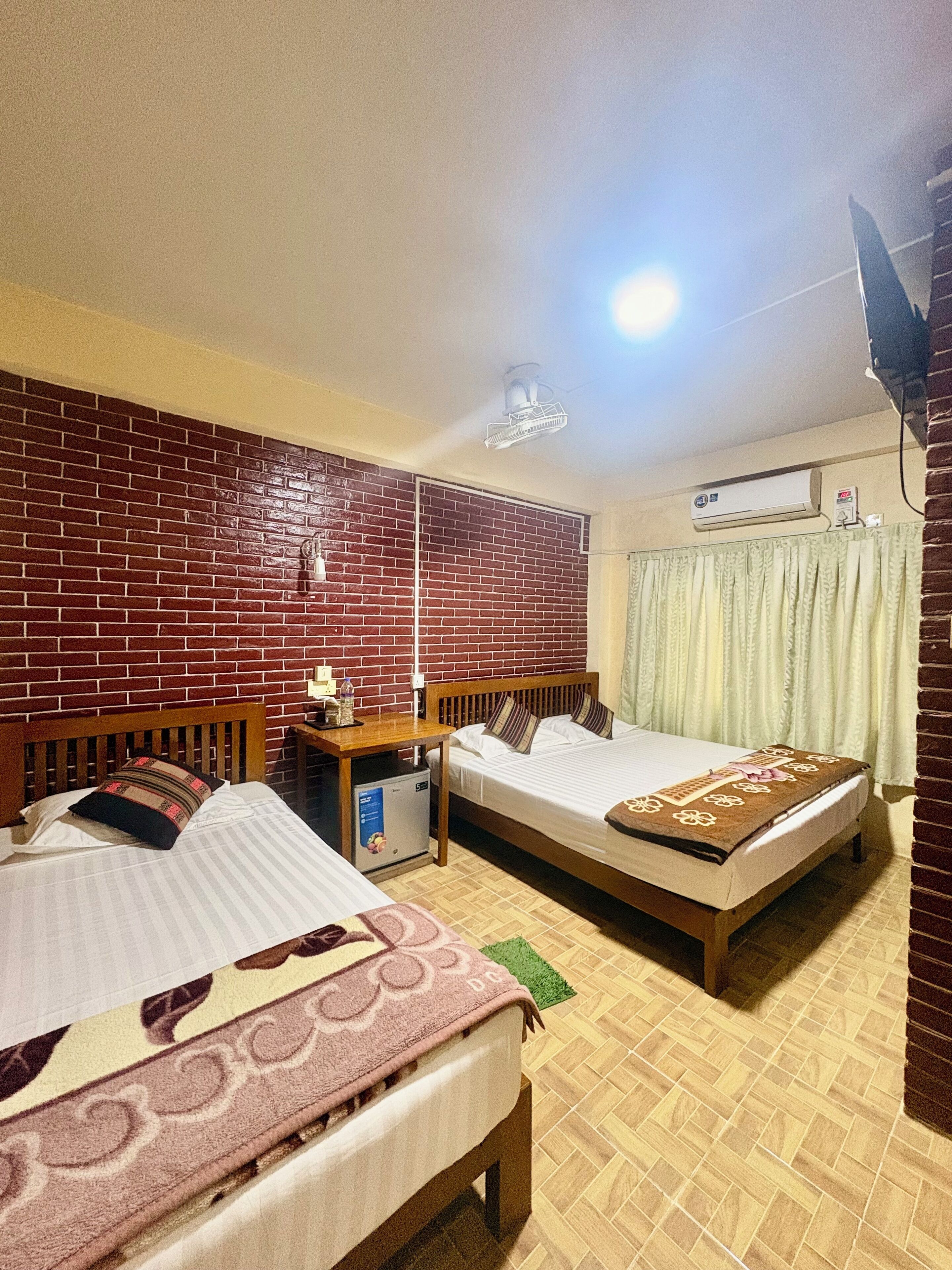 슈피리어 트리플룸 | 1 개의 침실, 객실 내 금고, 책상, 방음 설비