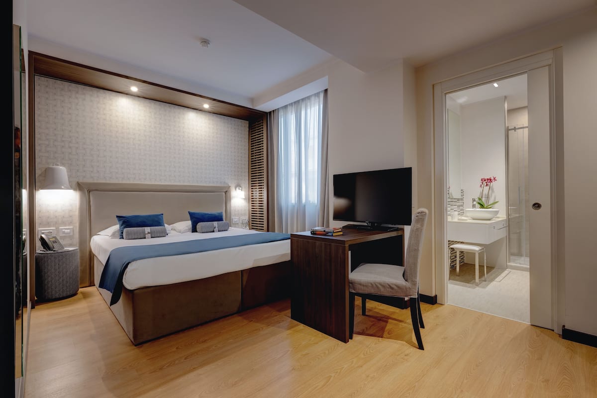 Habitación triple superior | Servicio a la habitación