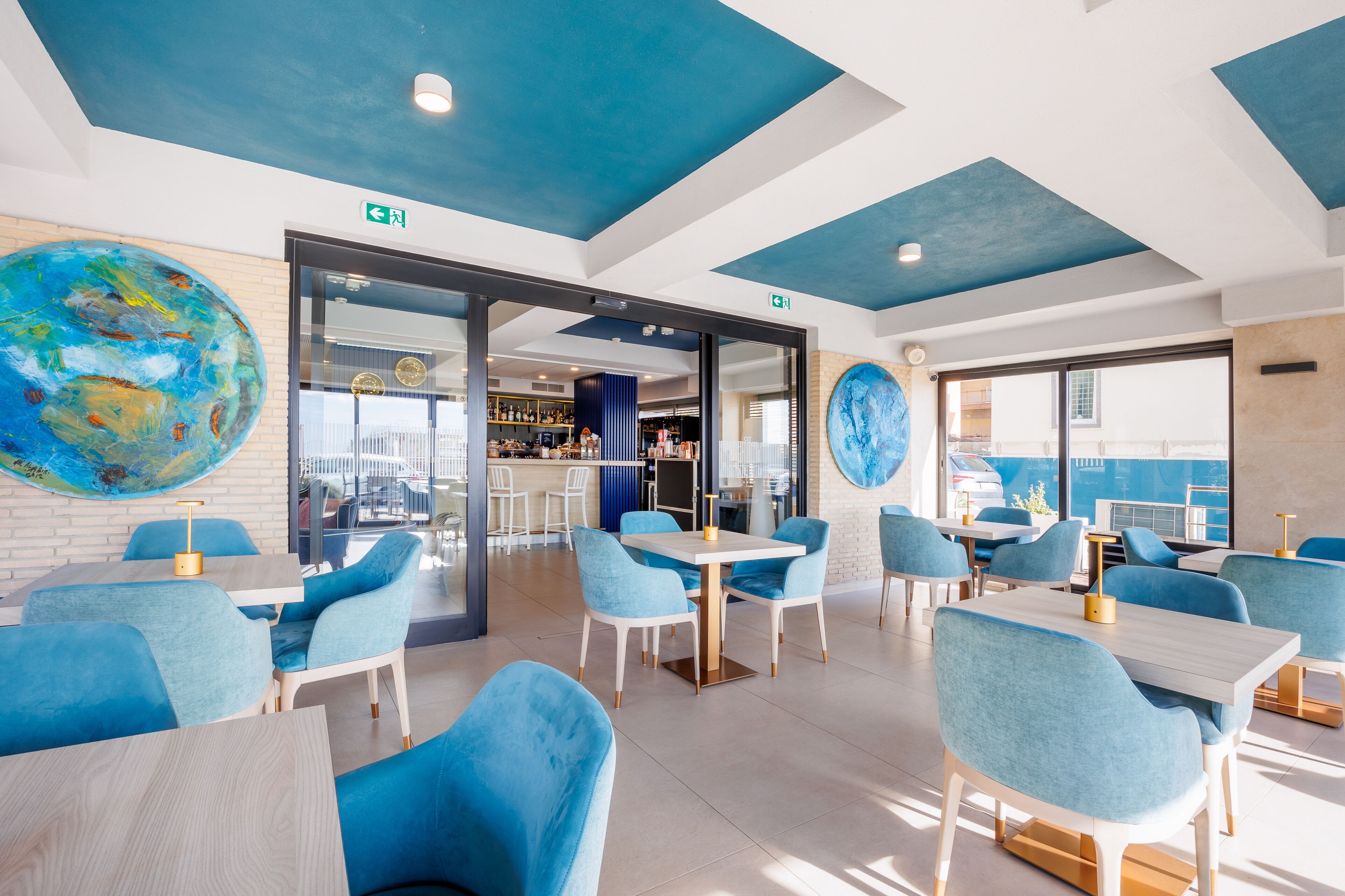 cocktail bar, beach views, open daily