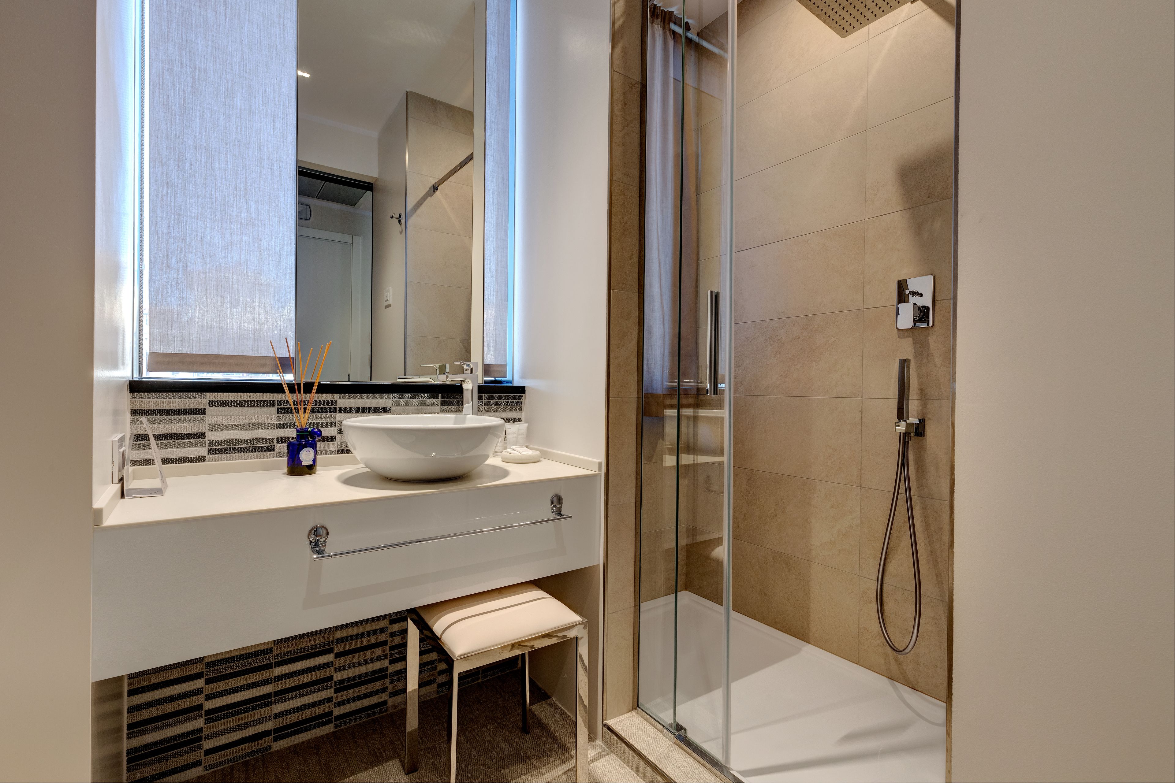 superior double or twin room | in-room dining