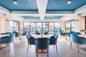 雞尾酒酒吧、海灘景、天天營業