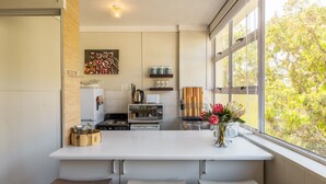 Design Studio Suite, 1 Bedroom, Mountain View | Private kitchen - Montclaire Suite 3 (Cape Town)