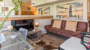 Design Studio Suite, 1 Bedroom, Mountain View | Living room - Montclaire Suite 3 (Cape Town)