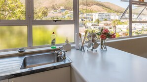 Design Studio Suite, 1 Bedroom, Mountain View | Private kitchen - Montclaire Suite 3 (Cape Town)