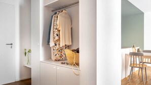 Deluxe Apartment, 2 Bedrooms, Garden View | Living area | 42-inch flat-screen TV with cable channels, TV, DVD player - Bodensee Apartment Fischbach (Friedrichshafen)